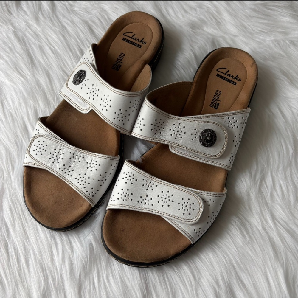 🤍🤍Clarks Women's White Sandals with Velcro Straps